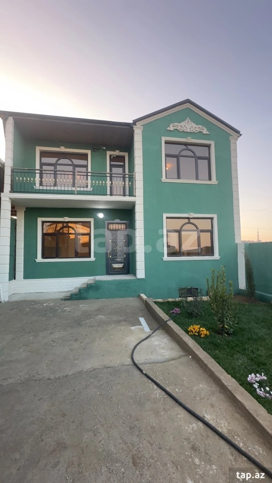 Satılır 5 otaqlı həyət evi