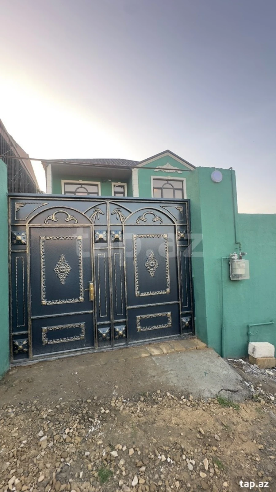 Satılır 5 otaqlı həyət evi