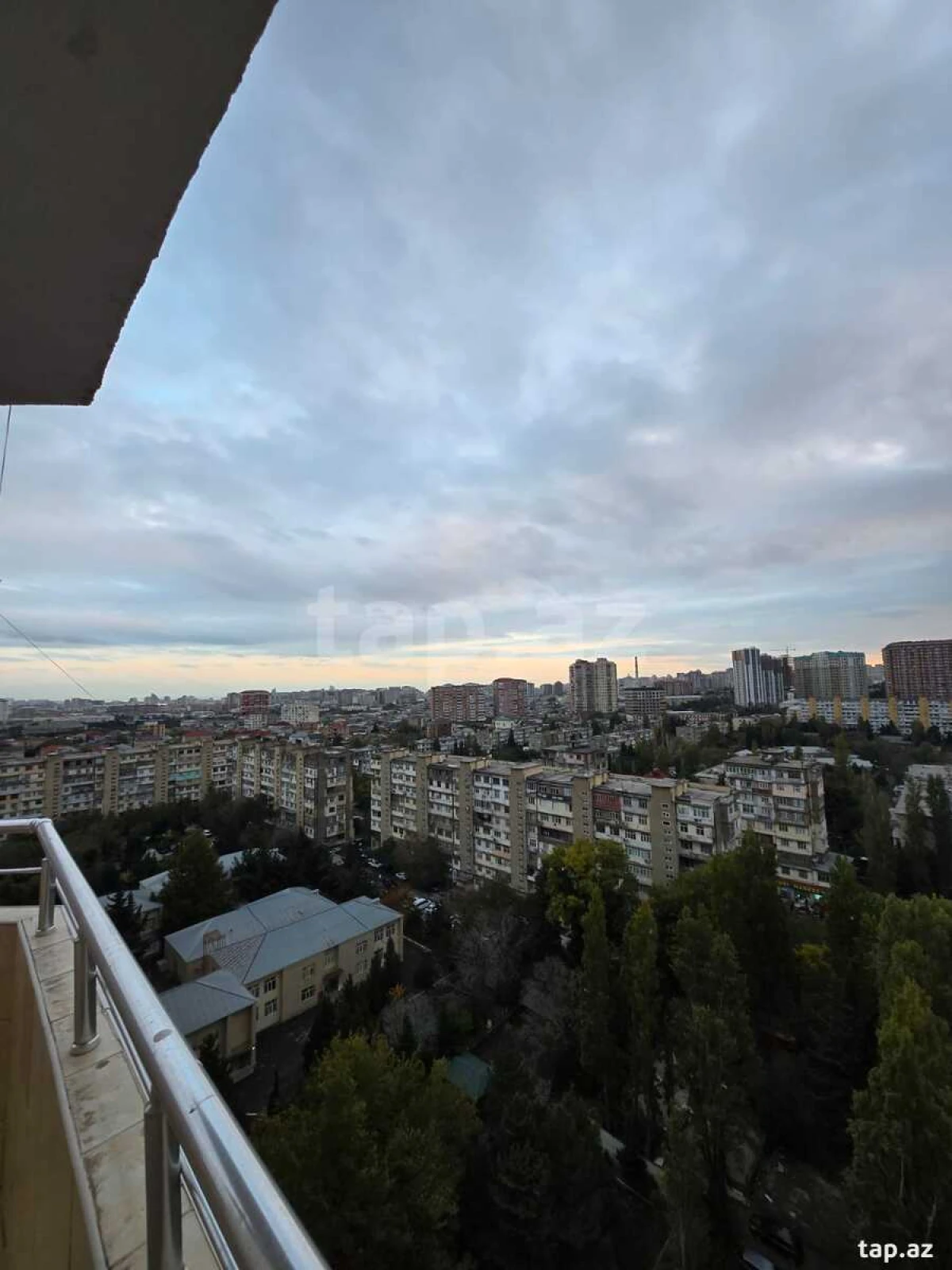 Satılır 3 otaqlı yeni tikili 122 m²