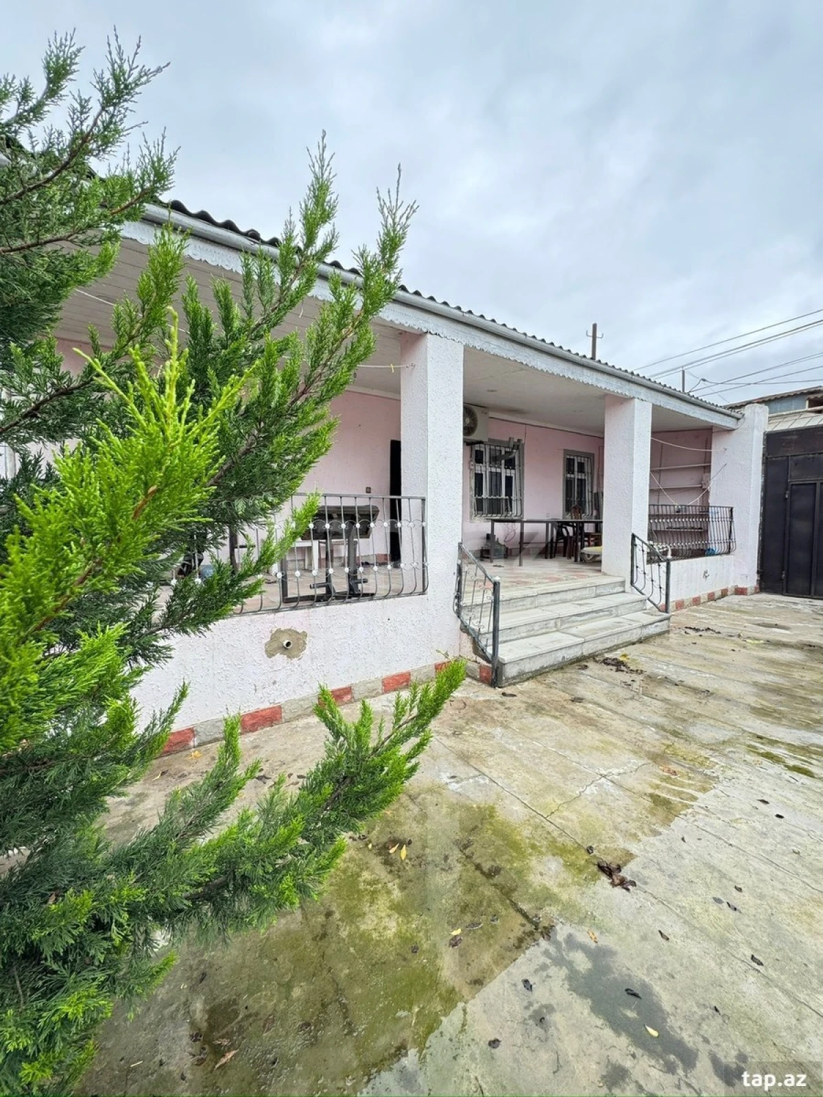 Satılır 4 otaqlı həyət evi