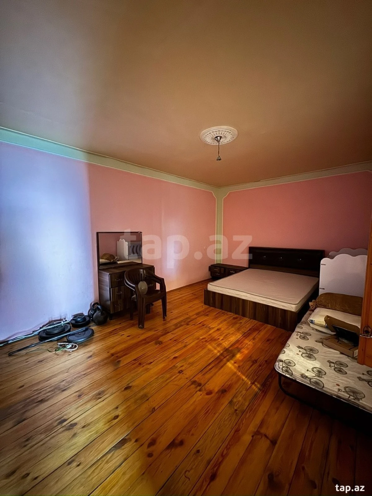 Satılır 4 otaqlı həyət evi