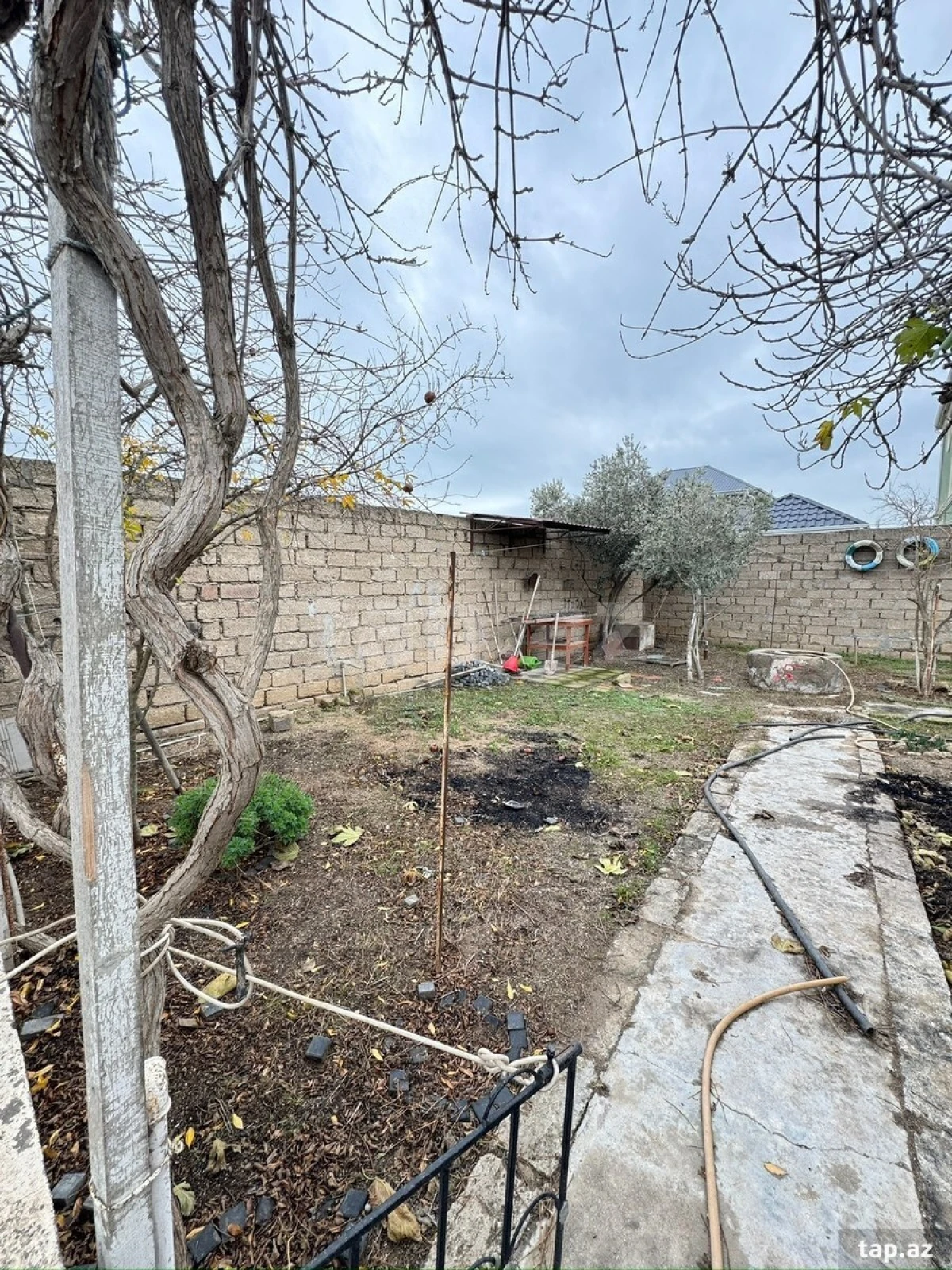 Satılır 4 otaqlı həyət evi