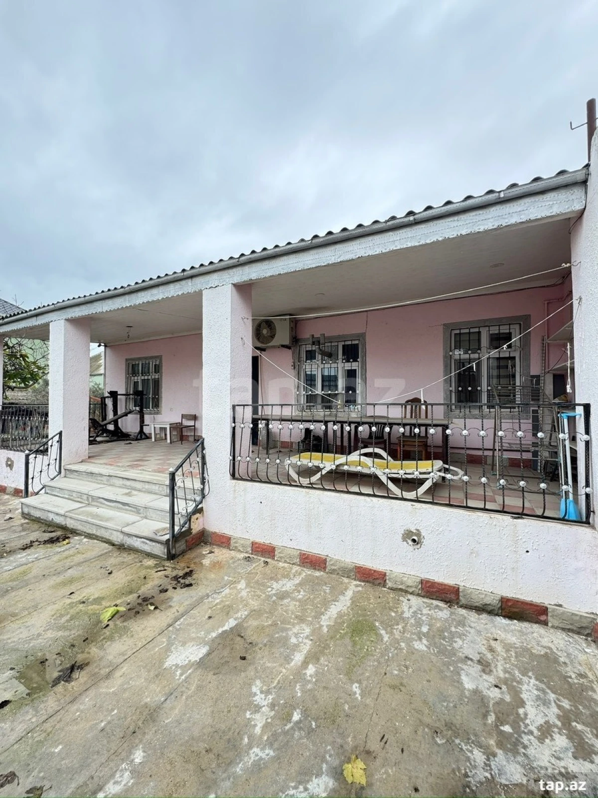 Satılır 4 otaqlı həyət evi