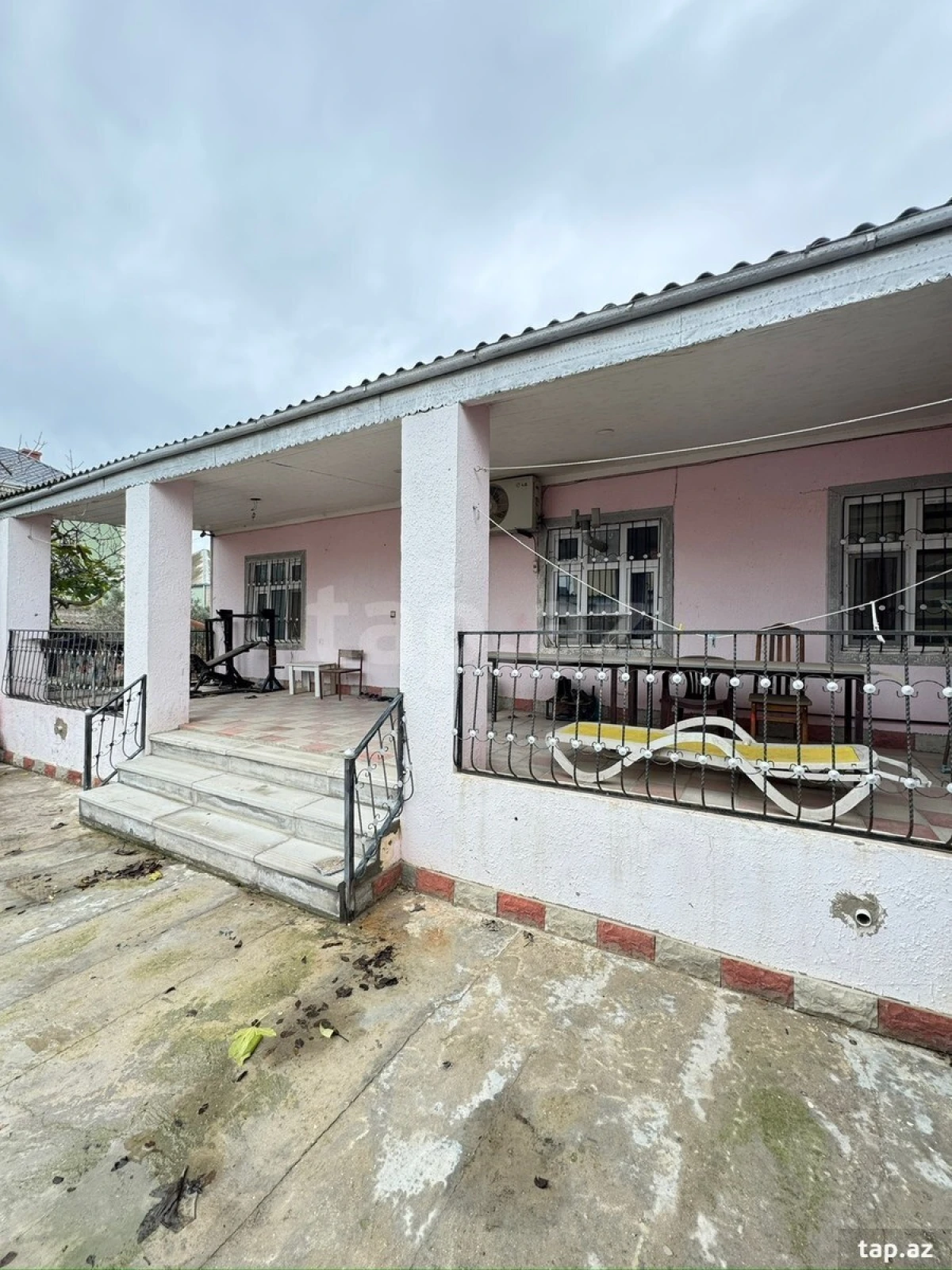 Satılır 4 otaqlı həyət evi