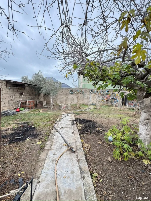 Satılır 4 otaqlı həyət evi