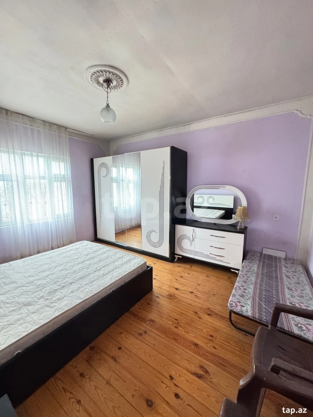 Satılır 4 otaqlı həyət evi