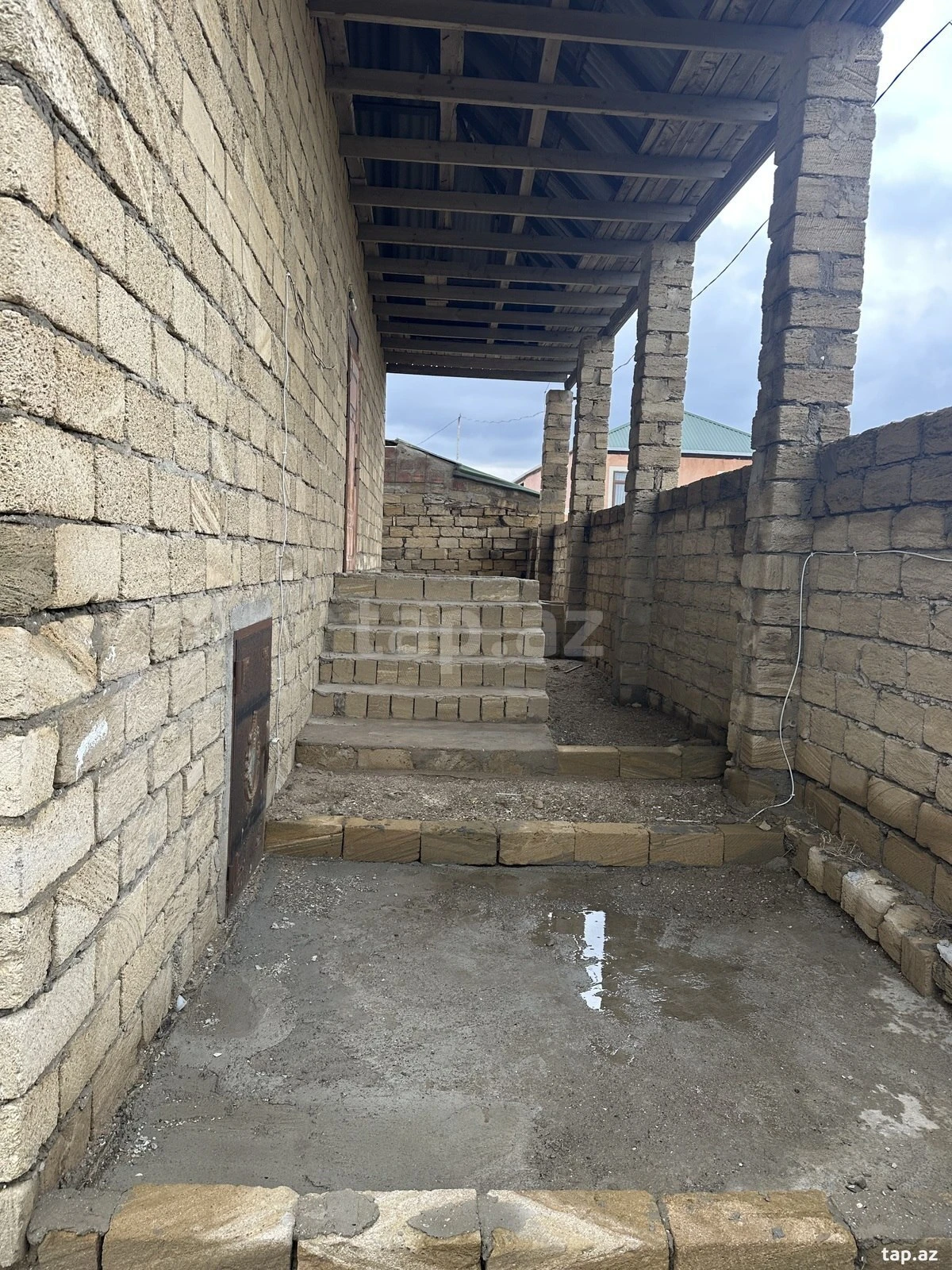 Satılır 5 otaqlı həyət evi