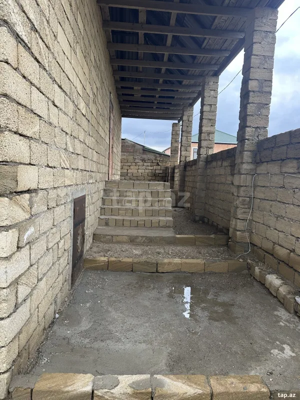 Satılır 5 otaqlı həyət evi