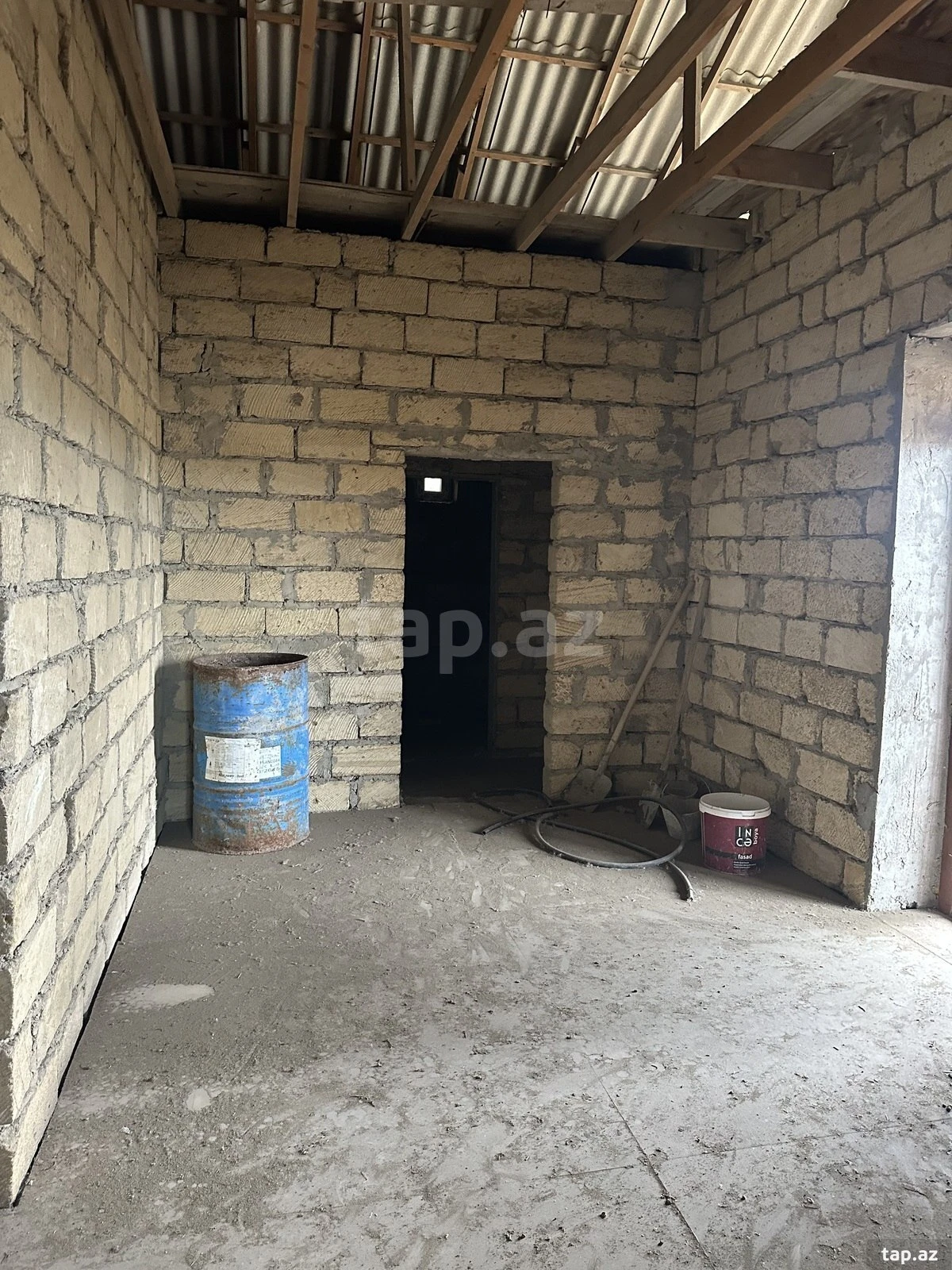 Satılır 5 otaqlı həyət evi