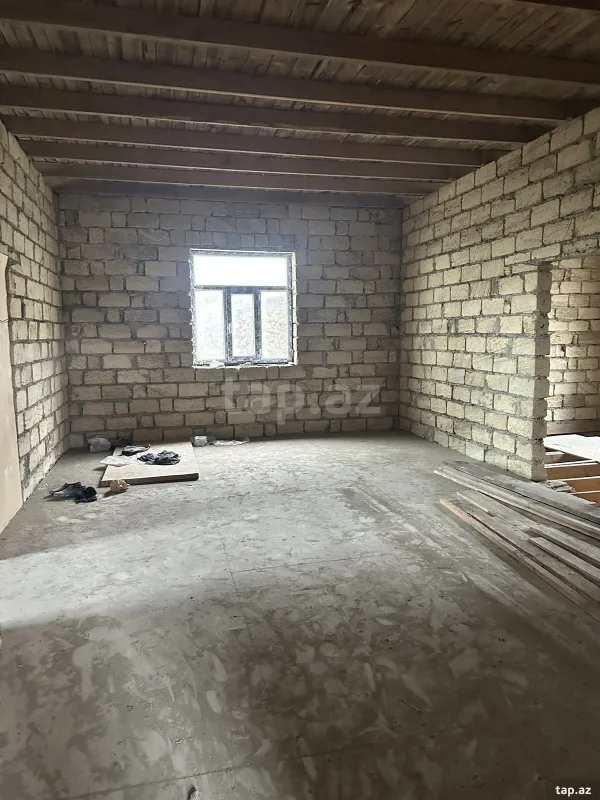 Satılır 5 otaqlı həyət evi