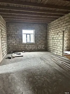 Satılır 5 otaqlı həyət evi