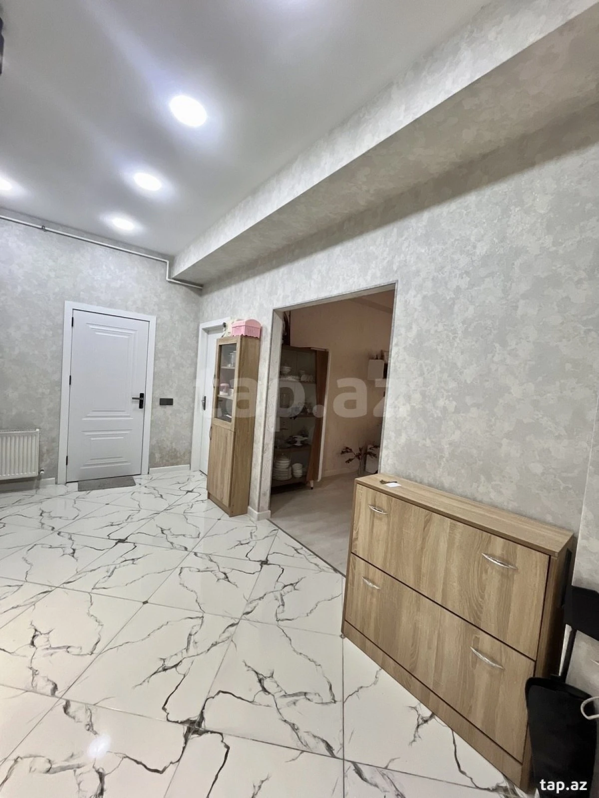 Satılır 3 otaqlı yeni tikili 90 m²