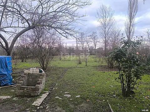 Satılır 8 otaqlı həyət evi