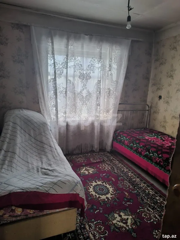 Satılır 8 otaqlı həyət evi