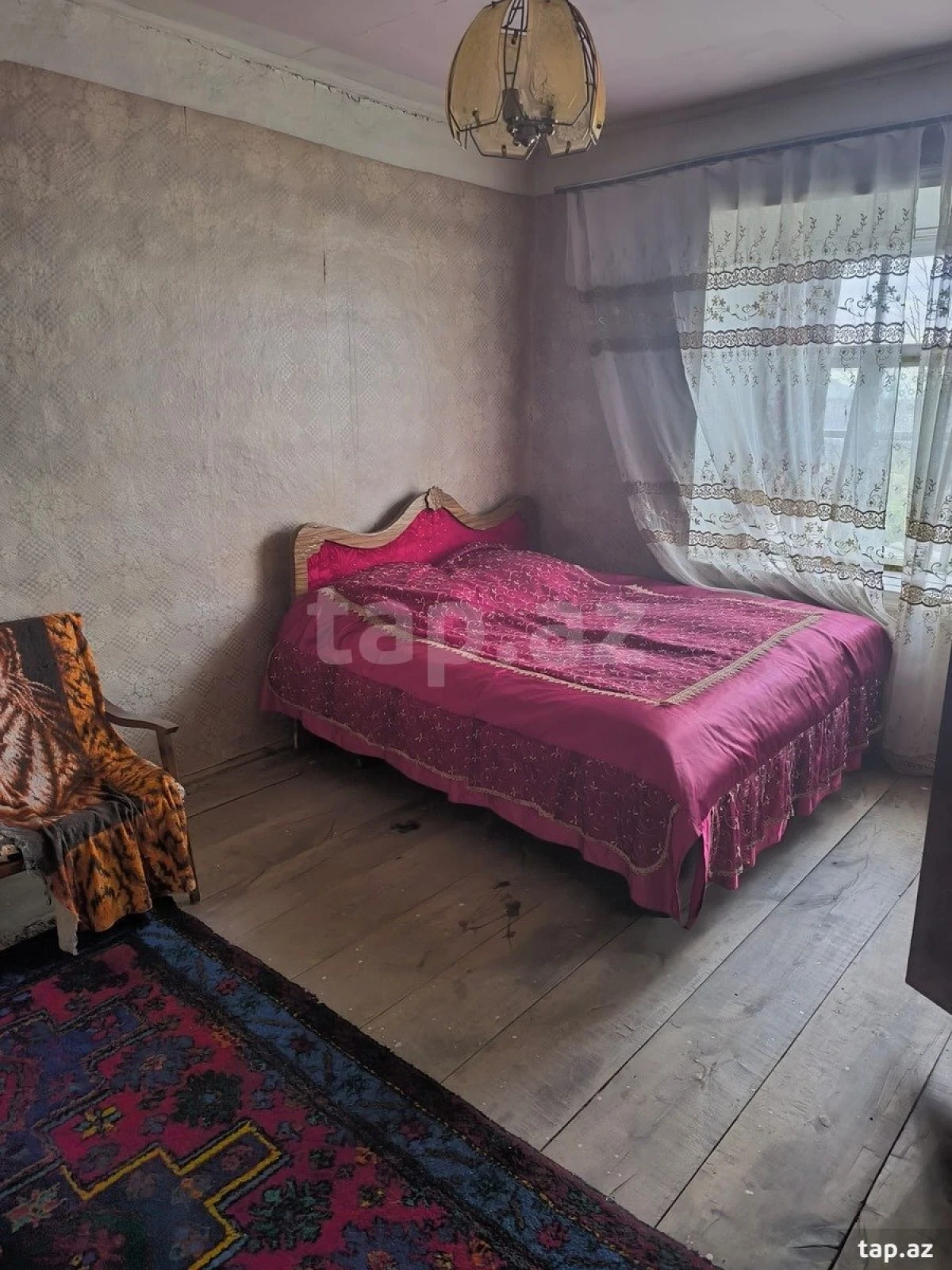 Satılır 8 otaqlı həyət evi