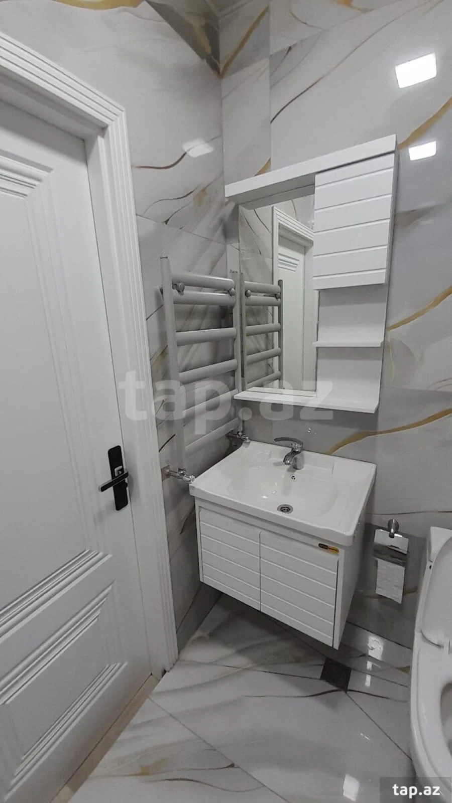 Kirayə verilir 2 otaqlı yeni tikili 55 m²