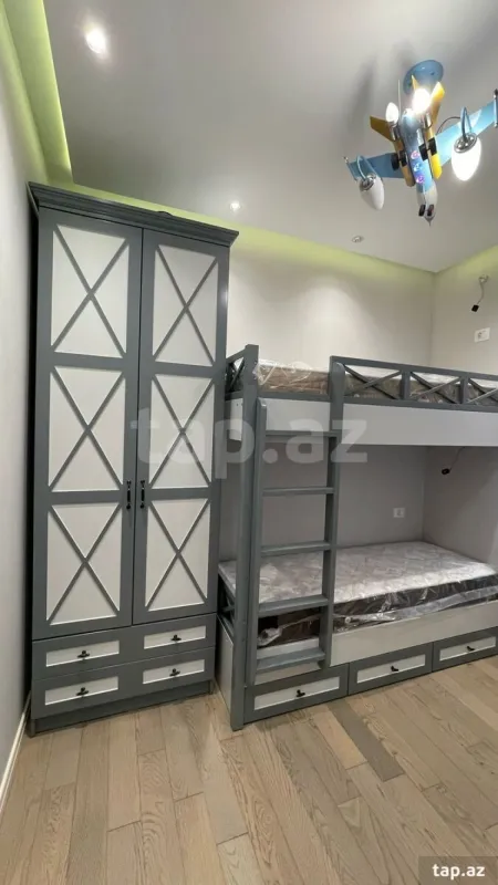 Satılır 4 otaqlı yeni tikili 140 m²