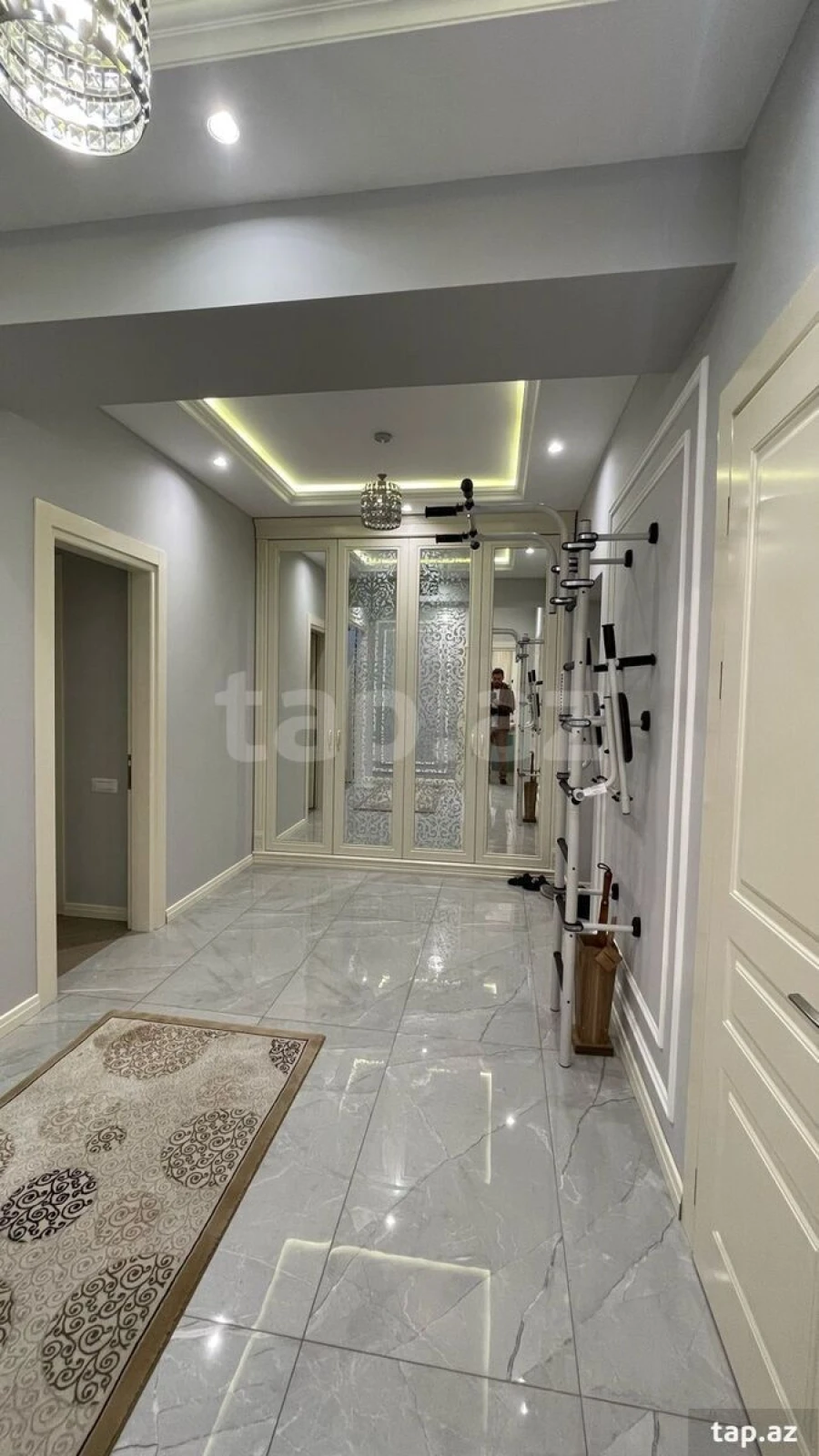 Satılır 4 otaqlı yeni tikili 140 m²
