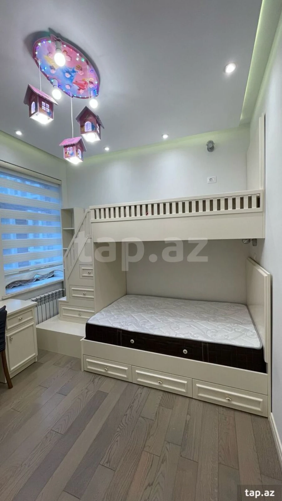 Satılır 4 otaqlı yeni tikili 140 m²