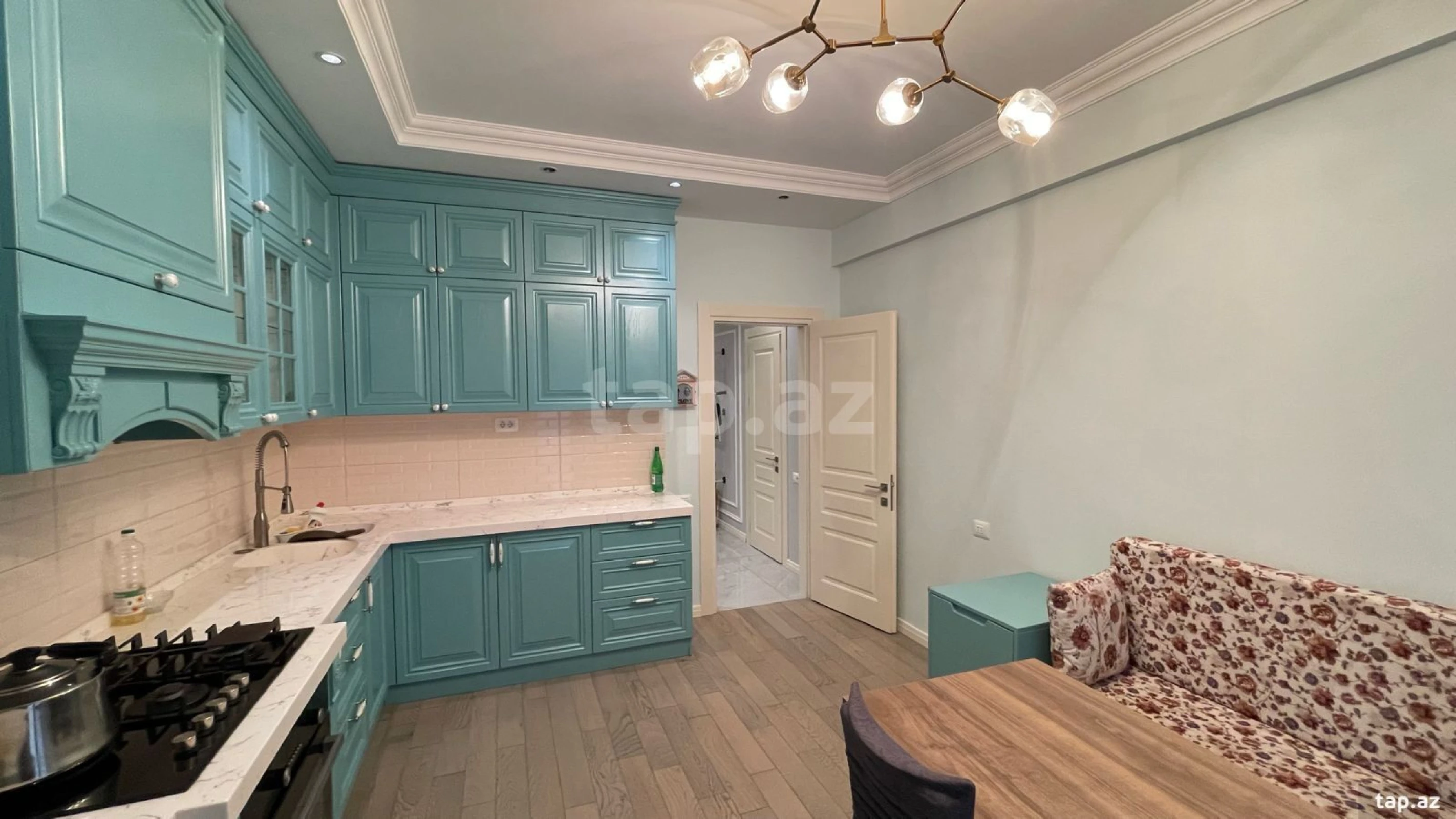 Satılır 4 otaqlı yeni tikili 140 m²