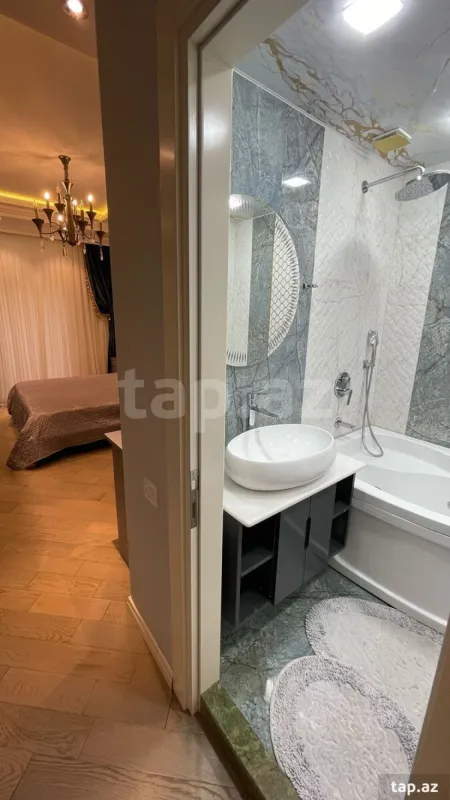 Satılır 4 otaqlı yeni tikili 140 m²