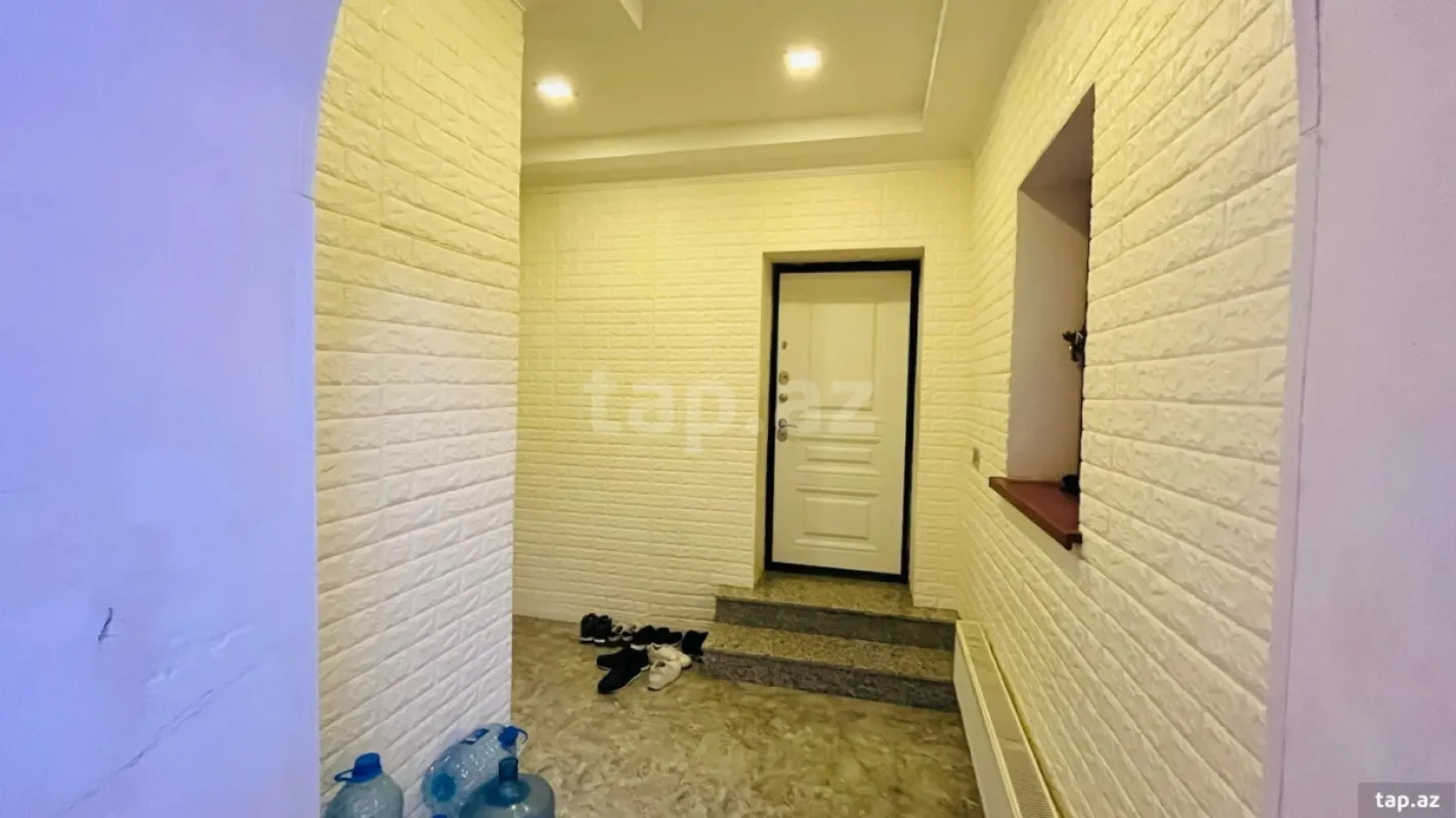 Satılır 7 otaqlı həyət evi