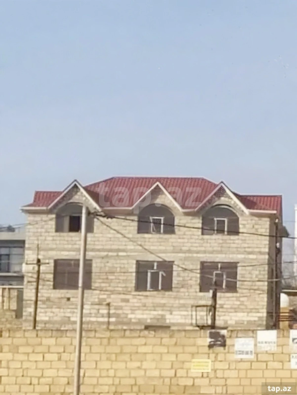 Satılır 7 otaqlı həyət evi