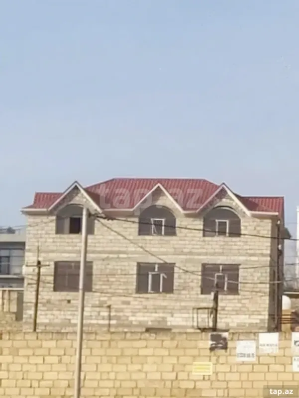 Satılır 7 otaqlı həyət evi