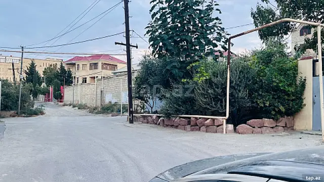 Satılır 7 otaqlı həyət evi