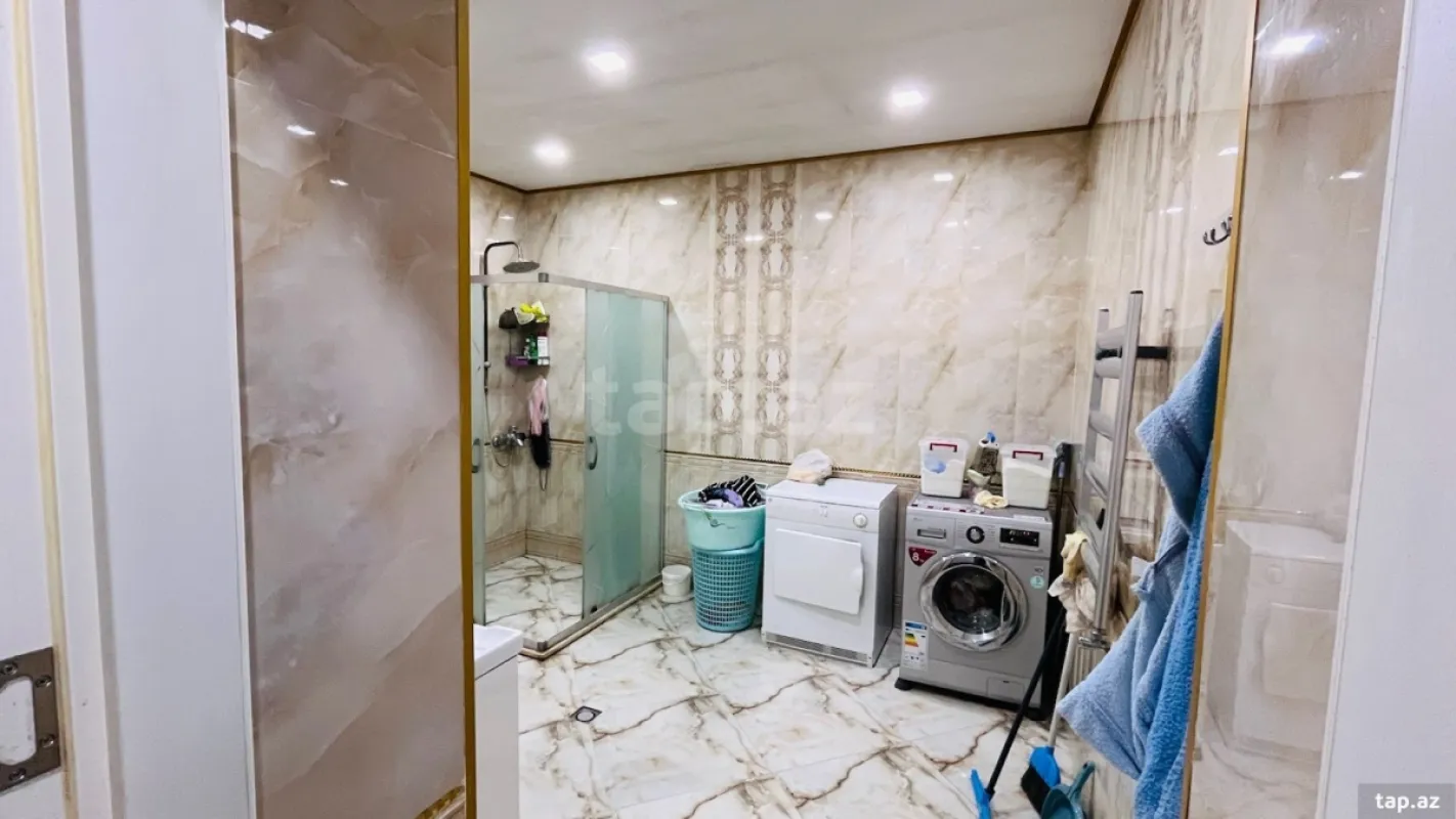 Satılır 7 otaqlı həyət evi