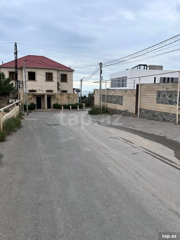 Satılır 7 otaqlı həyət evi