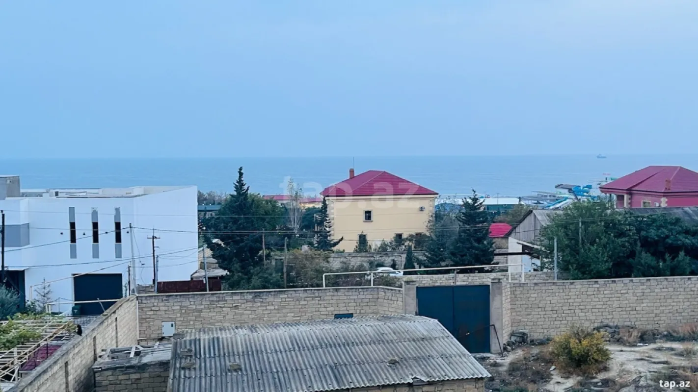 Satılır 7 otaqlı həyət evi