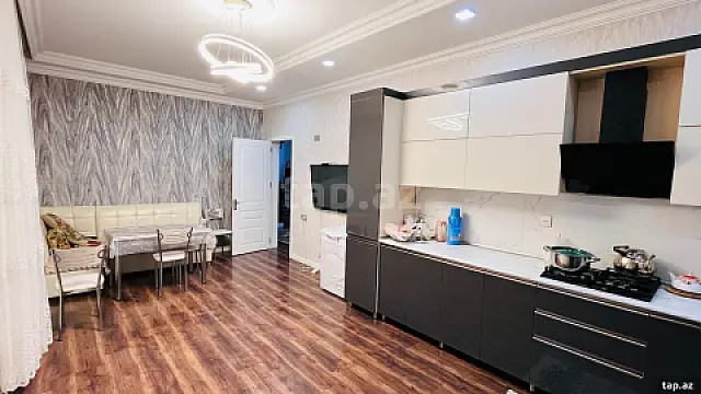 Satılır 7 otaqlı həyət evi