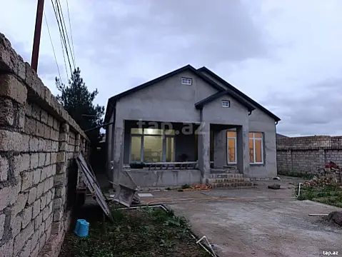Satılır 4 otaqlı həyət evi