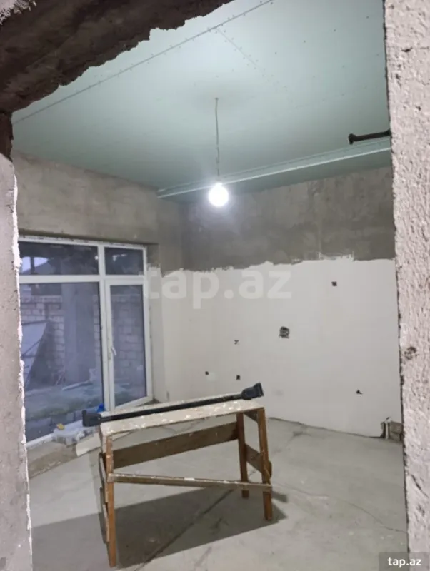 Satılır 4 otaqlı həyət evi