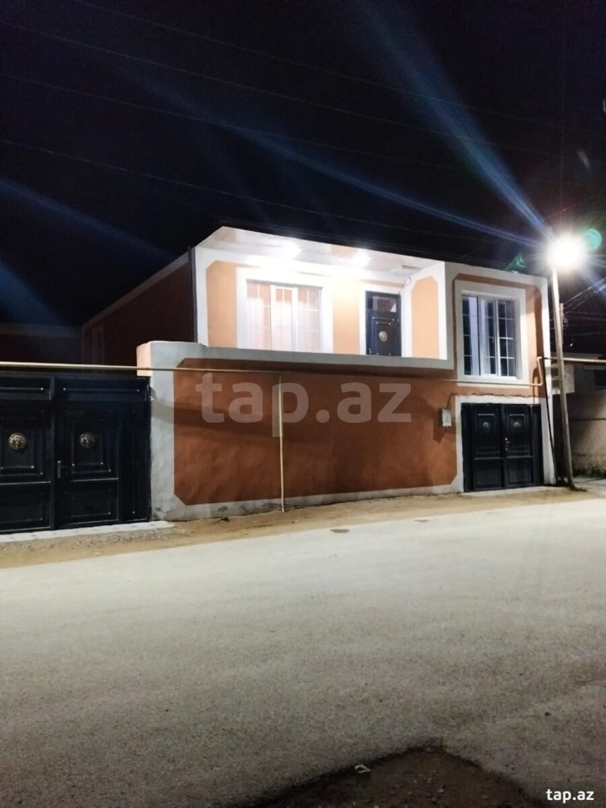 Satılır 6 otaqlı həyət evi