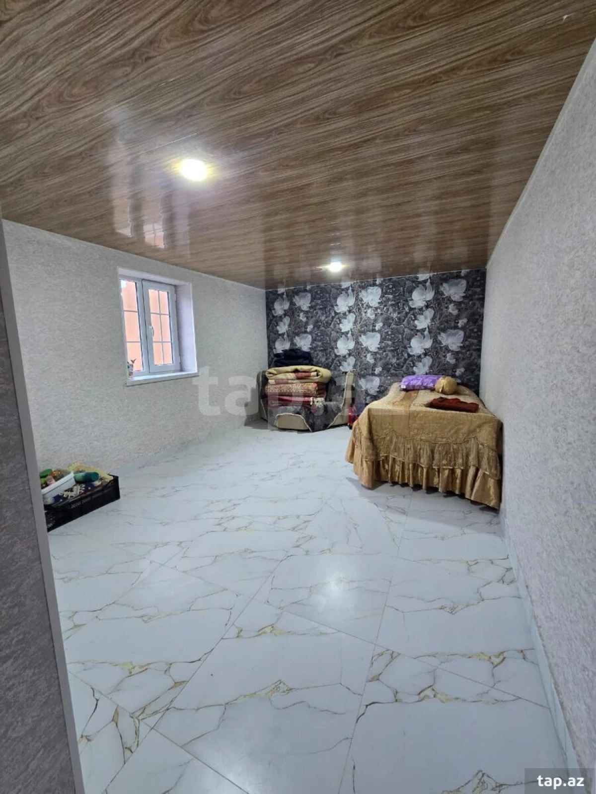 Satılır 6 otaqlı həyət evi