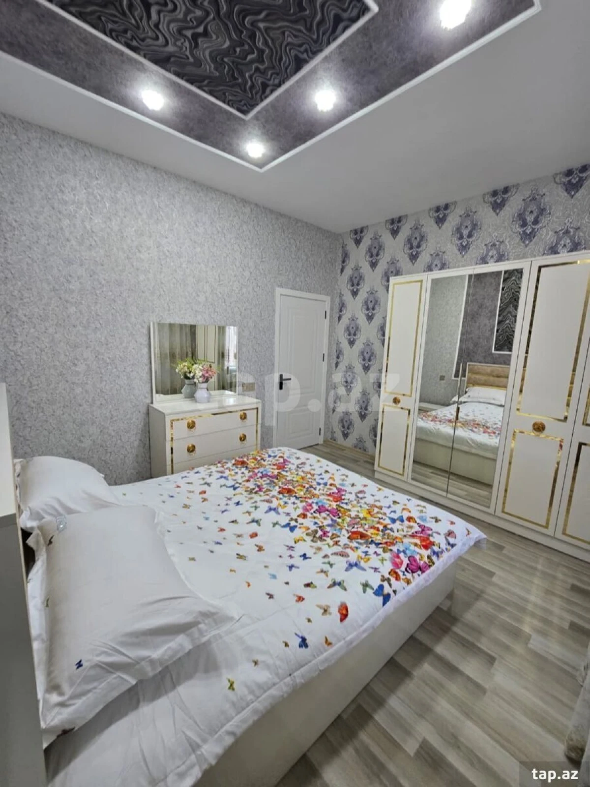 Satılır 6 otaqlı həyət evi