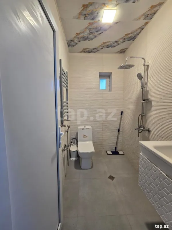 Satılır 6 otaqlı həyət evi