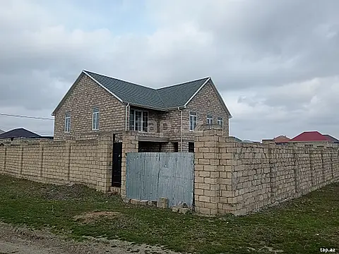 Satılır 7 otaqlı həyət evi 250 m²