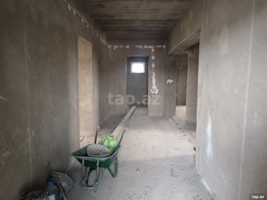 Satılır 7 otaqlı həyət evi 250 m²