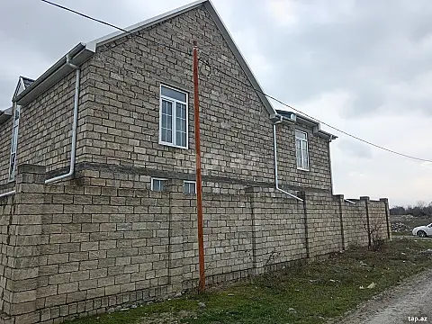 Satılır 7 otaqlı həyət evi 250 m²