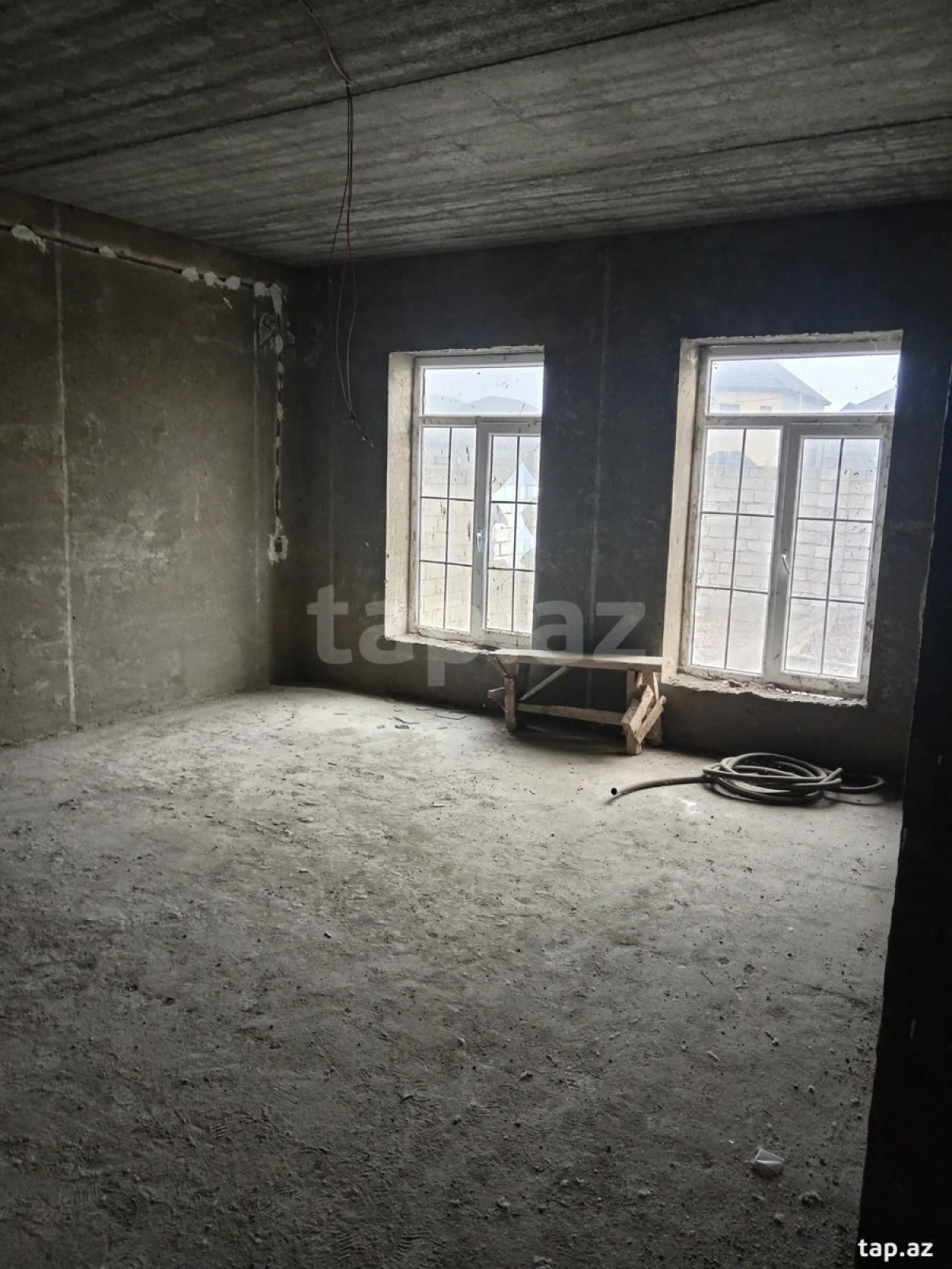 Satılır 7 otaqlı həyət evi 250 m²