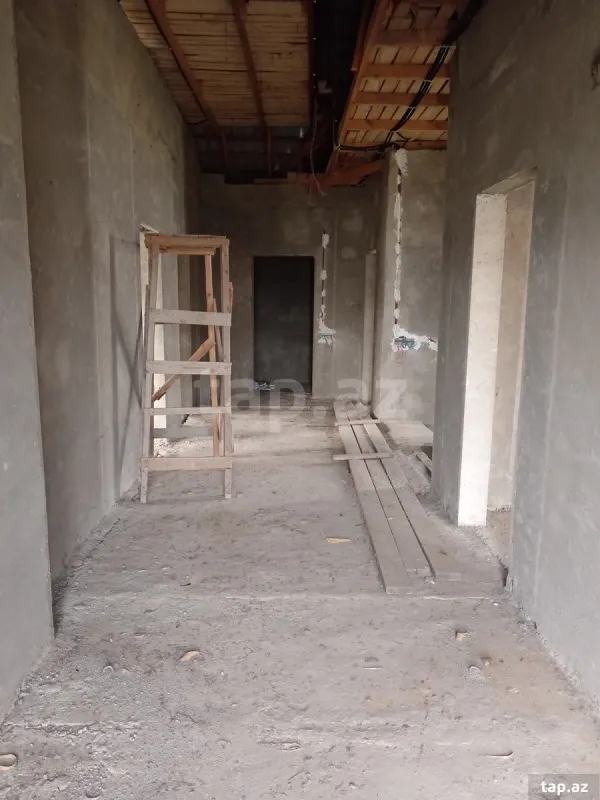 Satılır 7 otaqlı həyət evi 250 m²