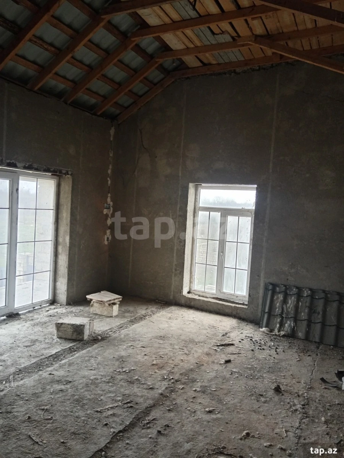 Satılır 7 otaqlı həyət evi 250 m²