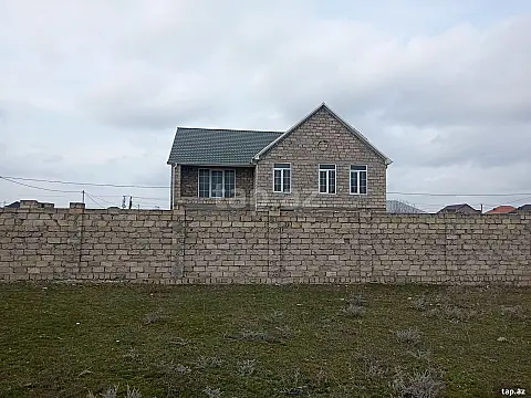Satılır 7 otaqlı həyət evi 250 m²