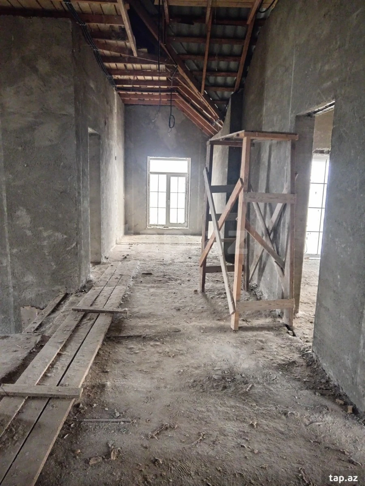 Satılır 7 otaqlı həyət evi 250 m²