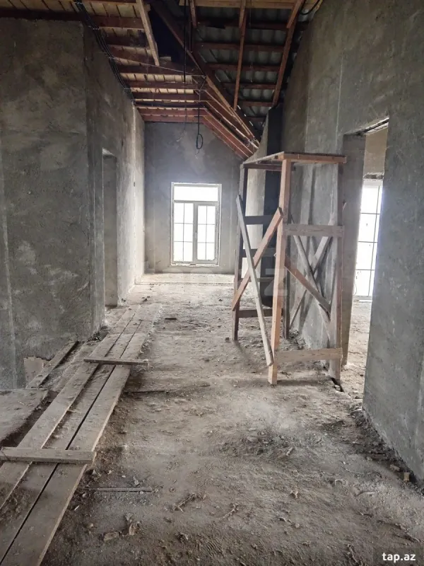 Satılır 7 otaqlı həyət evi 250 m²