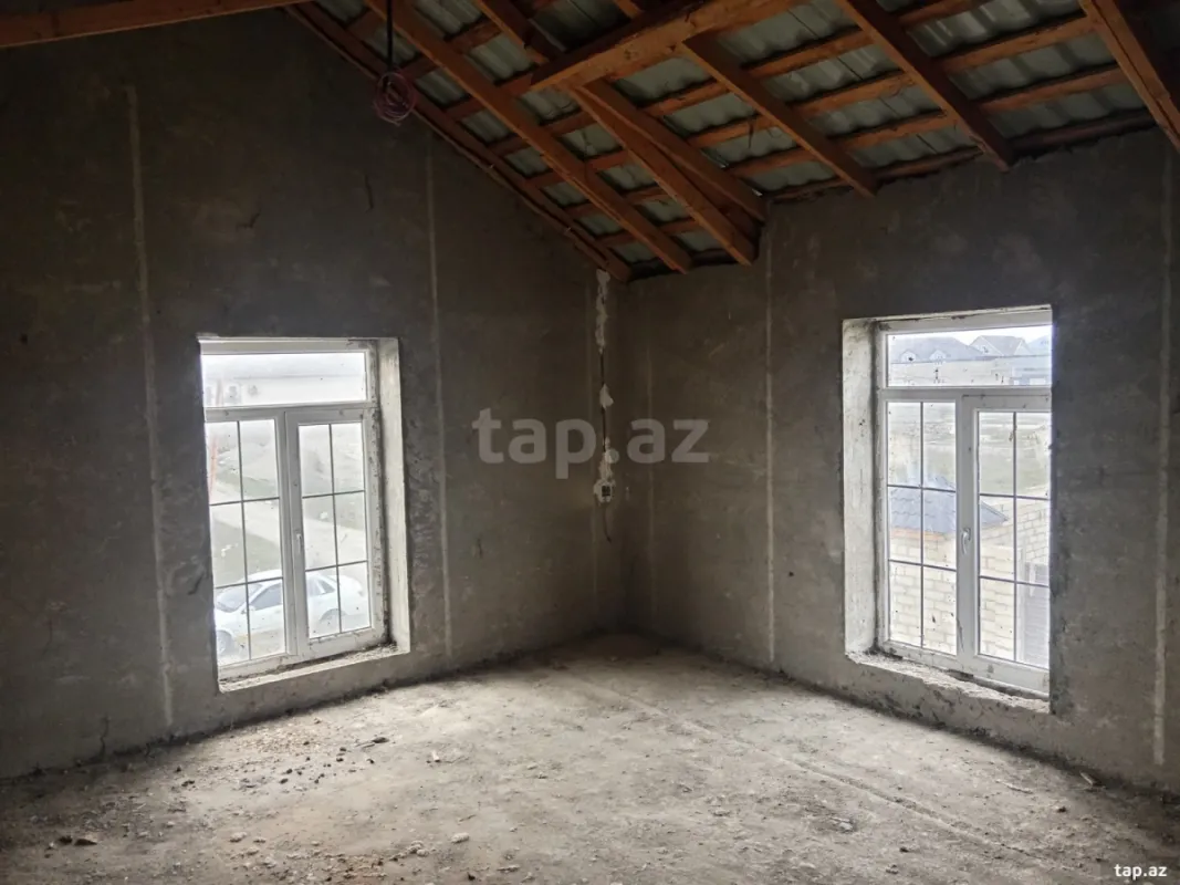 Satılır 7 otaqlı həyət evi 250 m²