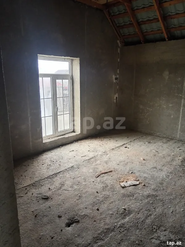 Satılır 7 otaqlı həyət evi 250 m²